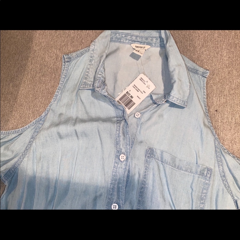 NWT Forever 21 Light Denim Button Up Size Small - Picture 5 of 6